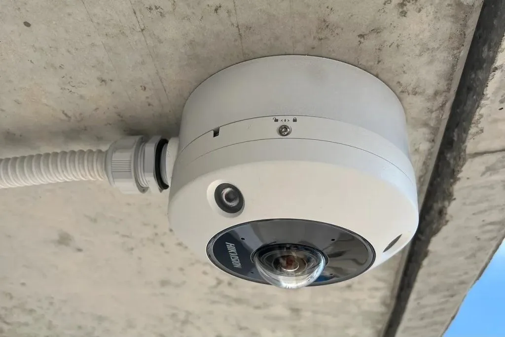 Camera Hikvision 360 ngoài trời có sử dụng được không?