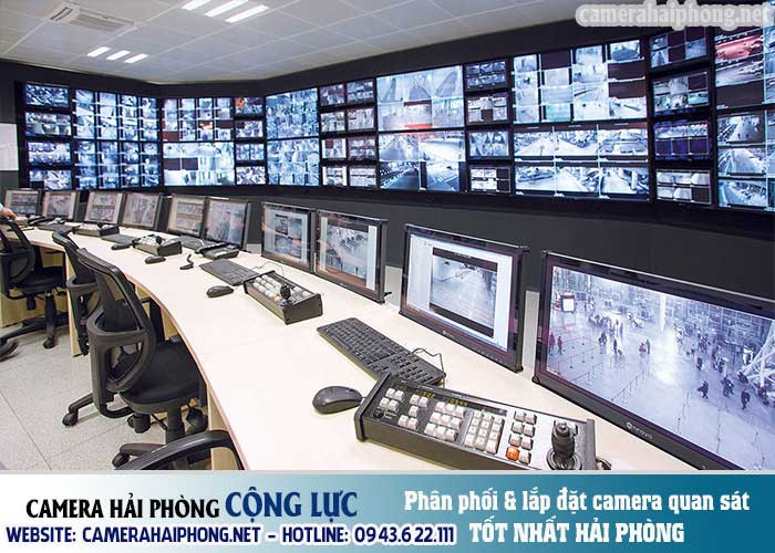 Đội kỹ thuật triển khai hệ thống camera Hikvision giám sát sân bay theo quy trình tiêu chuẩn